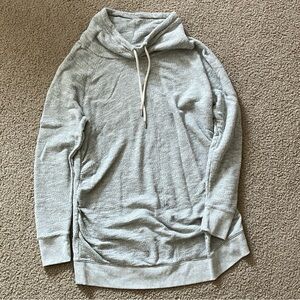 EUC Liz Lange Maternity Gray Sweater